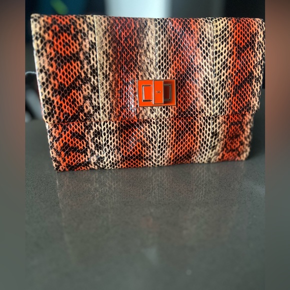 Snake skin clutch by Anya Hindmarch - Picture 3 of 5
